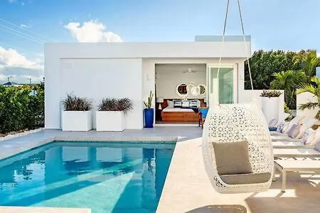 Beachside 3 Bedroom Villa With Pool And Resort Amenities - White Villas - V4 Long Bay جزر تركس وكايكوس